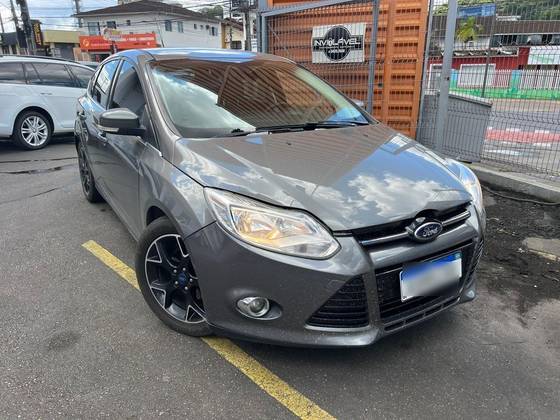 FORD FOCUS 2.0 TITANIUM 16V FLEX 4P POWERSHIFT FORD FOCUS 2.0 TITANIUM 16V FLEX 4P POWERSHIFT